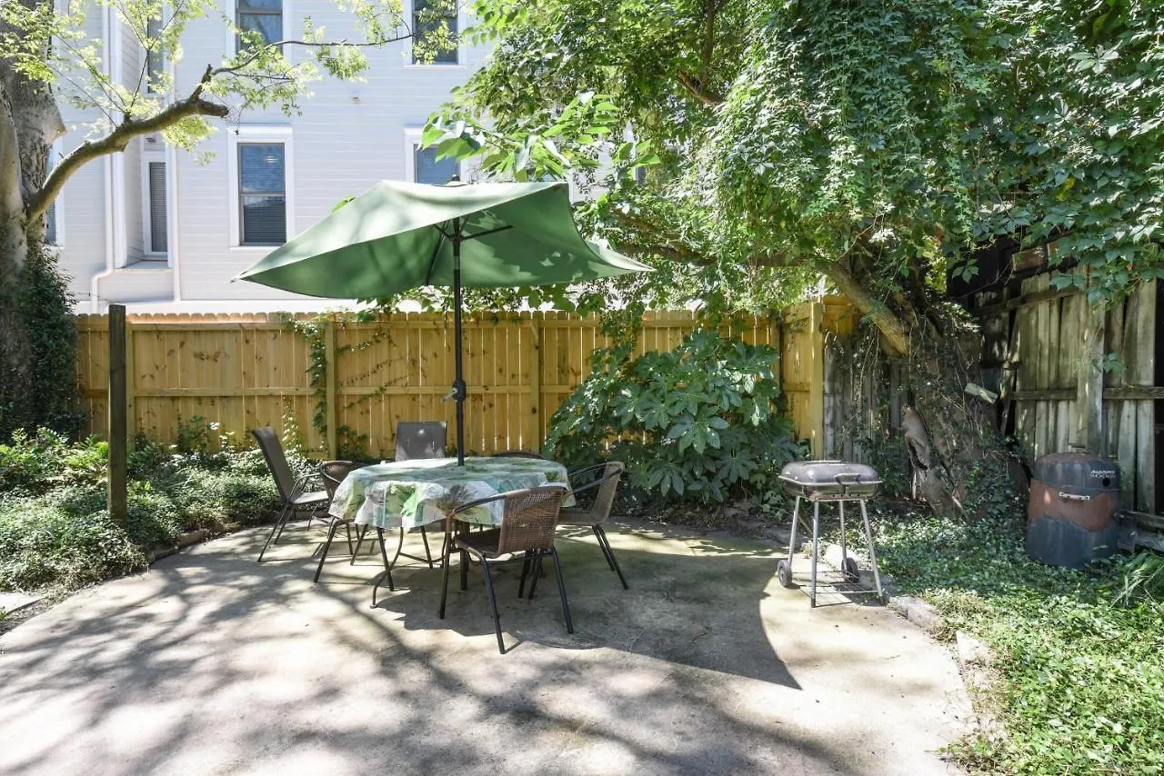 Savannah Canvas Cottage Off St Parking USA